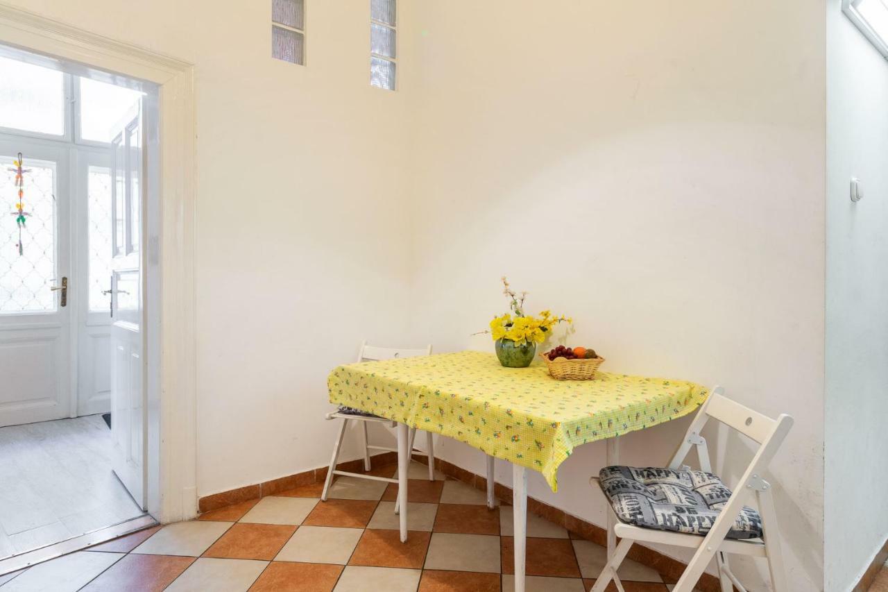 Izabella Home Budapest Budapeste Exterior foto